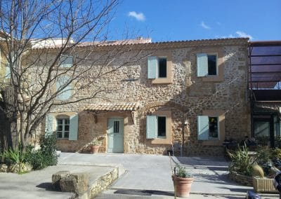 Réfection de la façade d’une bâtisse ancienne au Golf de Miramas